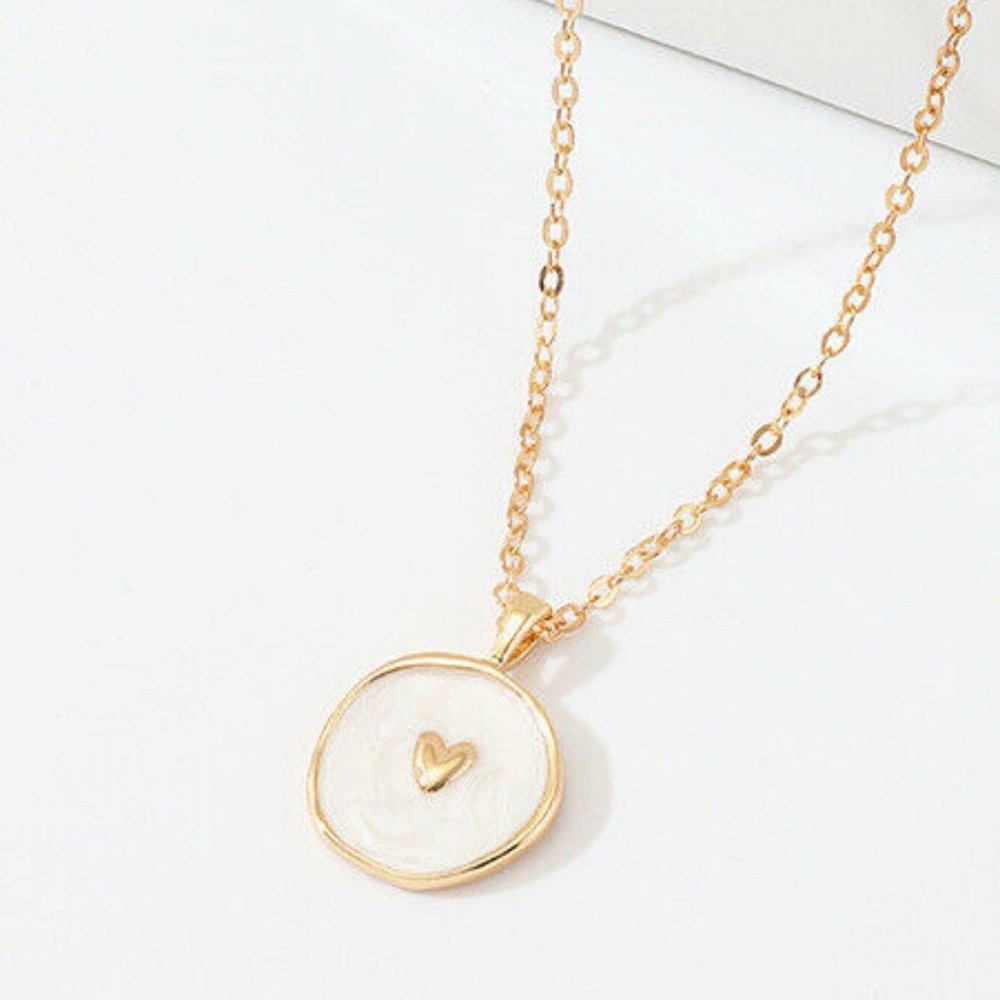 New Gold Heart Pendant Necklace - Picture 2 of 4